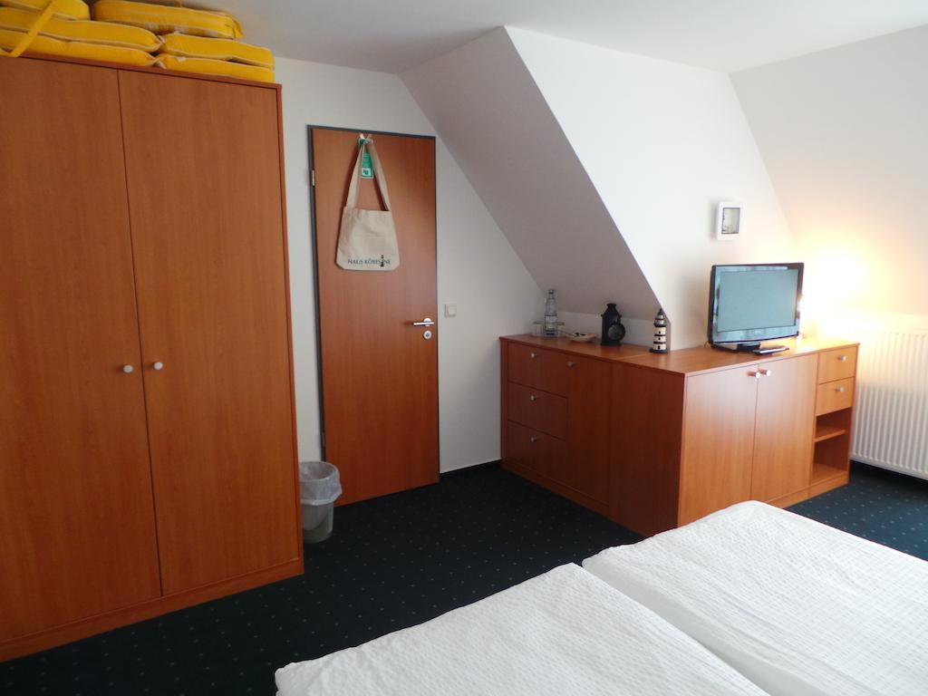 Hotel Haus Koebesine Juist Pokoj fotografie
